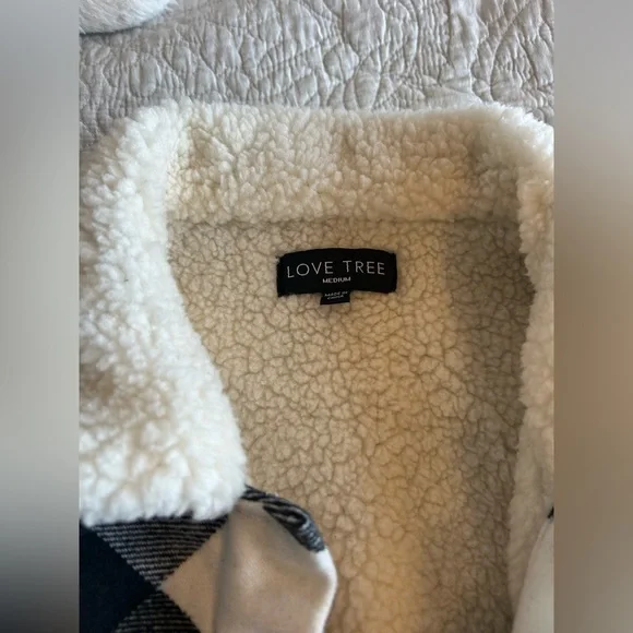 Love Tree Faux Fur Sherpa Lined Plaid Shacket / Jacket - Picture 8 of 11